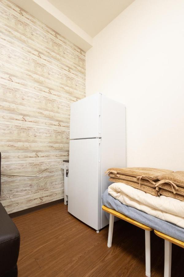 East Shinjuku Triplex: 3-bedroom With Shared Shower Tóquio