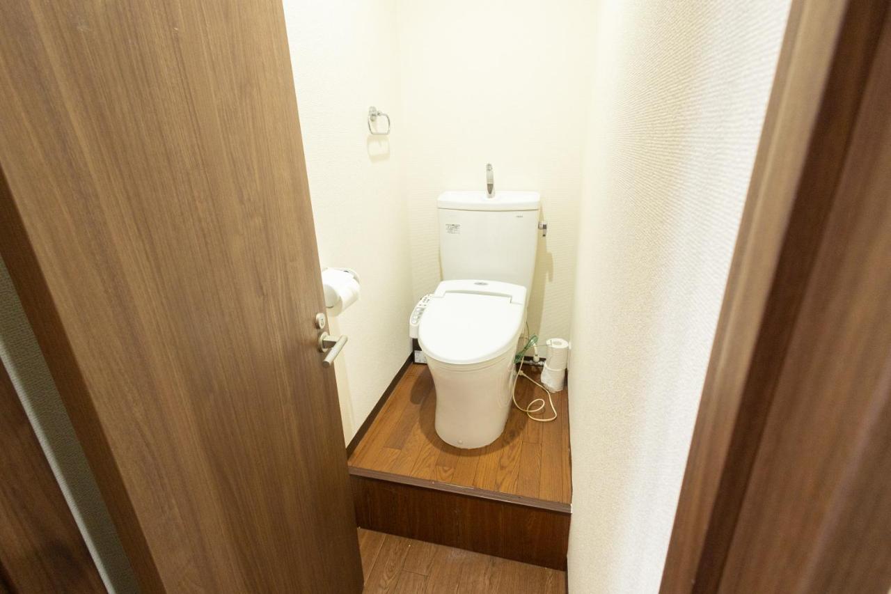 East Shinjuku Triplex: 3-bedroom With Shared Shower Apartamento Tóquio