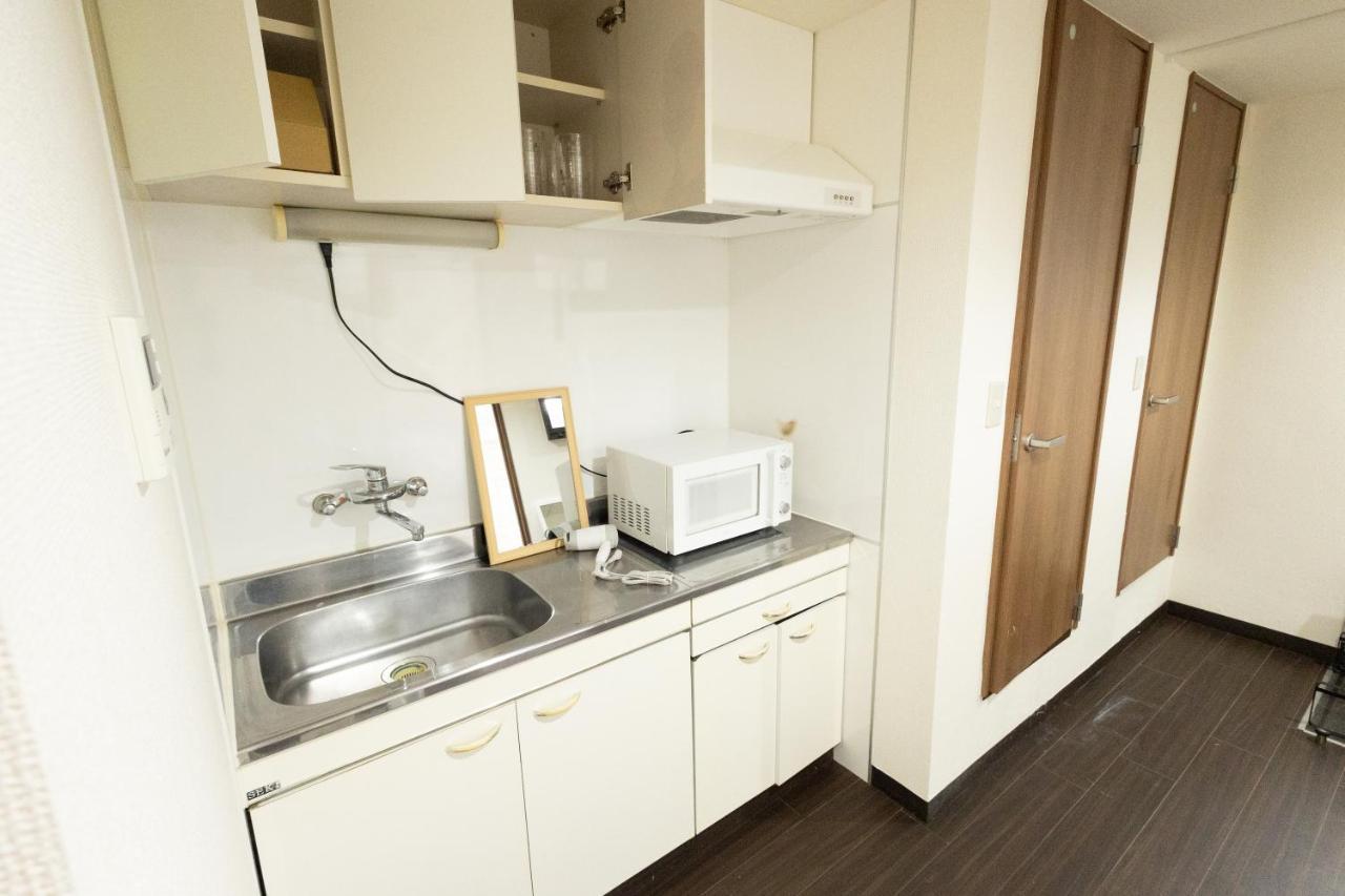 East Shinjuku Triplex: 3-bedroom With Shared Shower Apartamento
