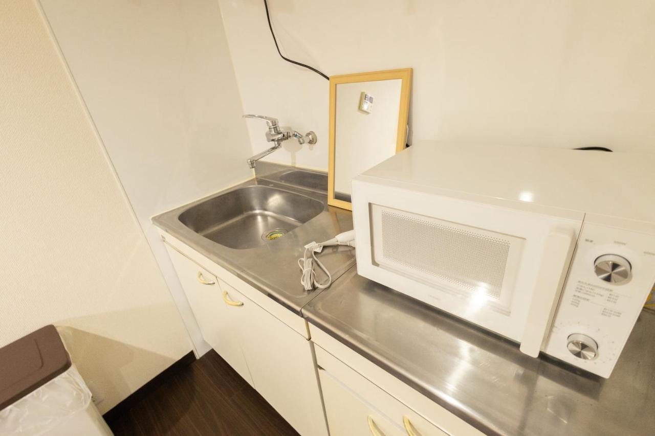 East Shinjuku Triplex: 3-bedroom With Shared Shower